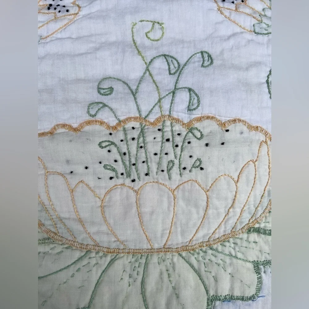 VTG Embroidered Lily Pad Floral Hand Stitched Quilt Lavender White Unique FLAWS